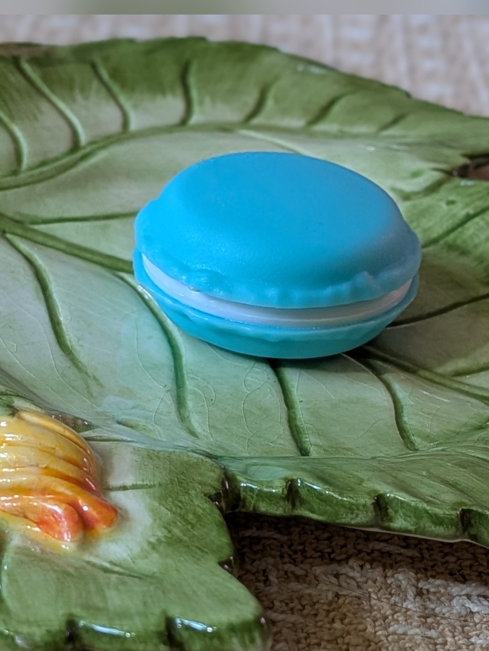 Blue Macaroon Pin Surprise
